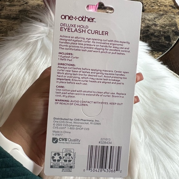 One+Other Deluxe Hold Eyelash Curler - Picture 5 of 5